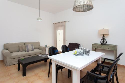 Imagen de la habitación del Hotel Viviendas Vacacionales Flamingo. Foto 2