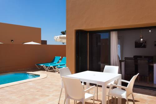 Imagen de los exteriores del Hotel Viviendas Vacacionales Flamingo. Foto 6