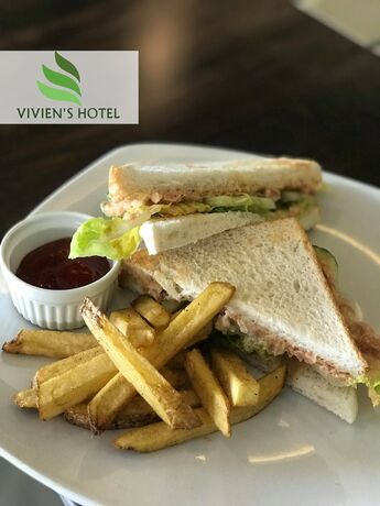 Imagen del bar/restaurante del Hotel Vivien's Hotel. Foto 14