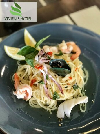 Imagen del bar/restaurante del Hotel Vivien's Hotel. Foto 16