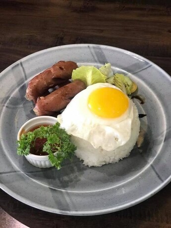 Imagen del bar/restaurante del Hotel Vivien's Hotel. Foto 18