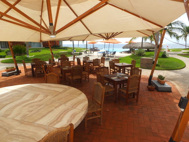 Imagen del bar/restaurante del Hotel Vivo Resorts. Foto 3