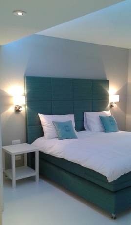 Imagen de la habitación del Hotel Vixx. Foto 14