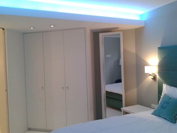 Imagen de la habitación del Hotel Vixx. Foto 16