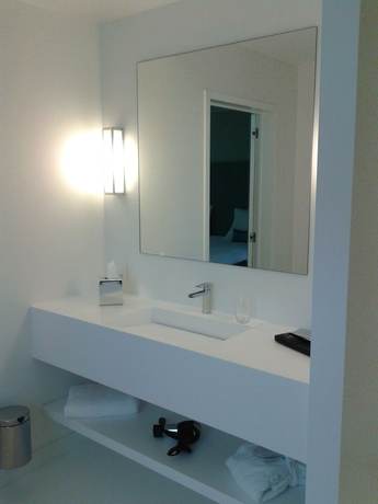 Imagen de la habitación del Hotel Vixx. Foto 17