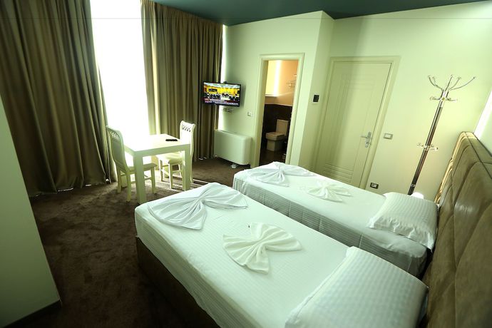Imagen de la habitación del Hotel Vllaznia. Foto 15