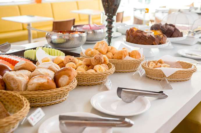 Imagen del bar/restaurante del Hotel Voa Business Supreme Choice Confins. Foto 3