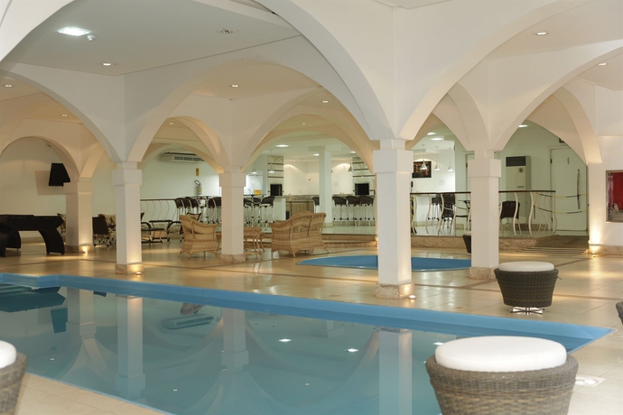 Imagen de la piscina del Hotel Voa Internacional. Foto 12