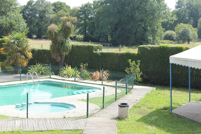 Imagen de la piscina del Hotel Voar. Foto 18