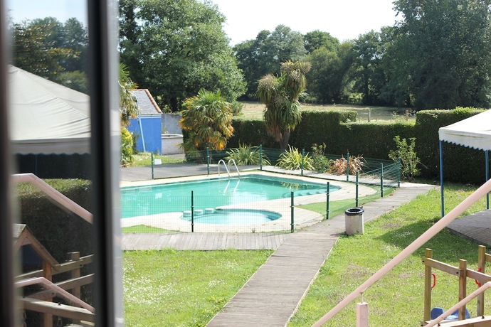 Imagen de la piscina del Hotel Voar. Foto 19