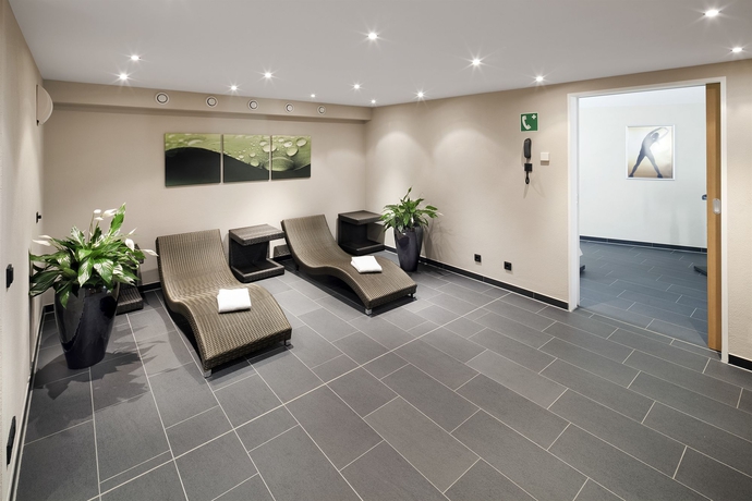 Imagen de la piscina del Hotel Voco Dusseldorf Seestern, An Ihg. Foto 16