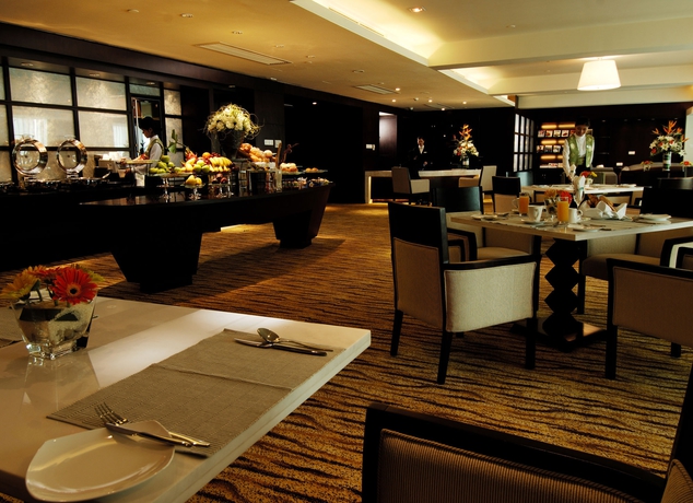 Imagen del bar/restaurante del Hotel Voco Guangzhou Shifu, An Ihg. Foto 4