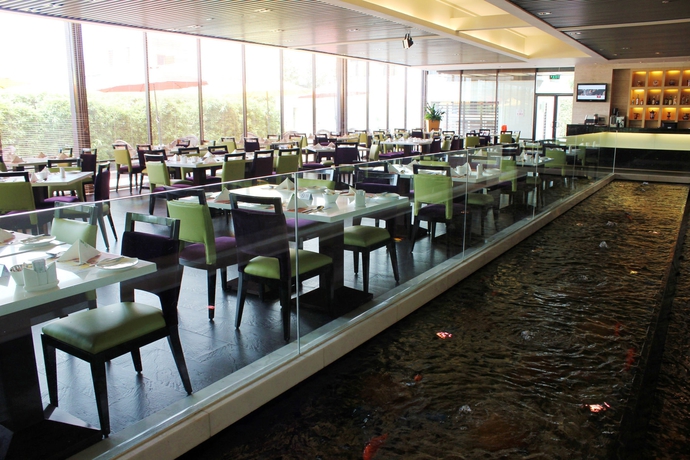 Imagen del bar/restaurante del Hotel Voco Guangzhou Shifu, An Ihg. Foto 5