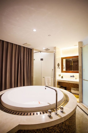 Imagen de la habitación del Hotel Voco Nanjing Oriental Pearl, An Ihg. Foto 8