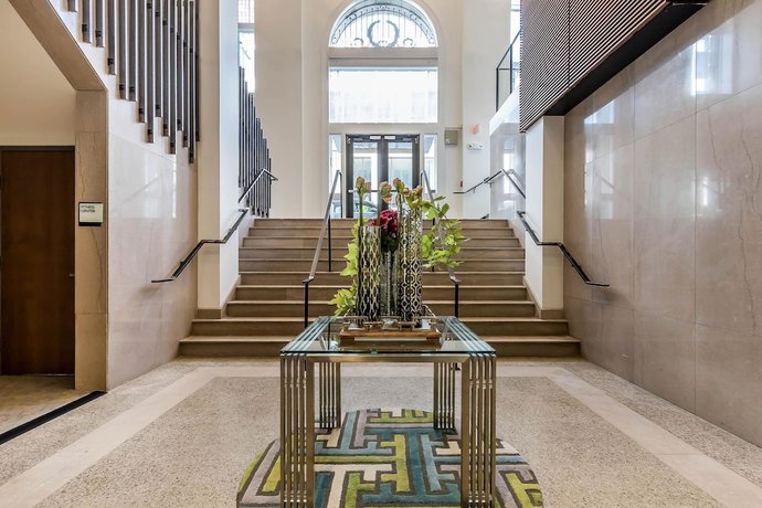 Imagen de los interiores del Hotel Voco Napoleon Memphis by IHG. Foto 10