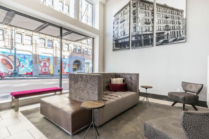 Imagen de los interiores del Hotel Voco Napoleon Memphis by IHG. Foto 15