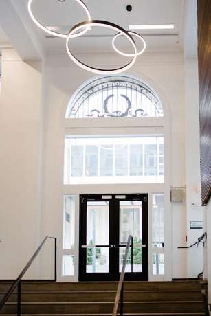 Imagen de los interiores del Hotel Voco Napoleon Memphis by IHG. Foto 17