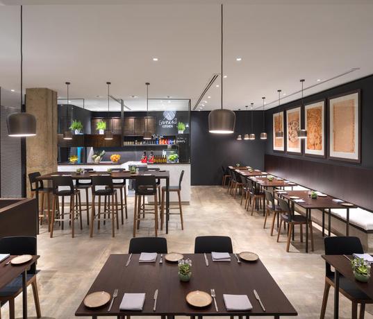 Imagen del bar/restaurante del Hotel Voco Orchard Singapore, An Ihg. Foto 3