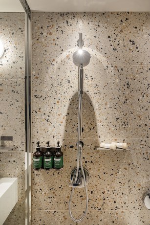 Imagen de la habitación del Hotel Voco Osaka Central, An Ihg. Foto 11