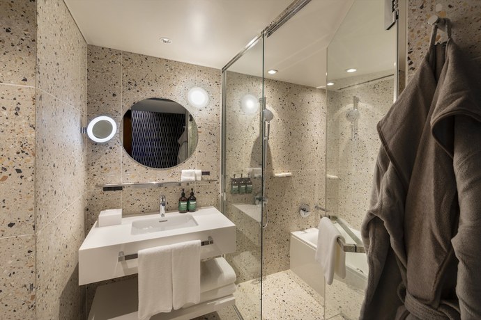 Imagen de la habitación del Hotel Voco Osaka Central, An Ihg. Foto 12