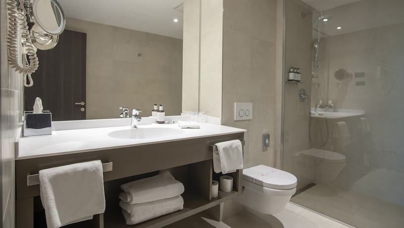 Imagen de la habitación del Hotel Voco Podgorica, An Ihg. Foto 6