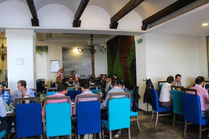 Imagen del bar/restaurante del Hotel Voco Royalty Puebla Downtown, An Ihg. Foto 3