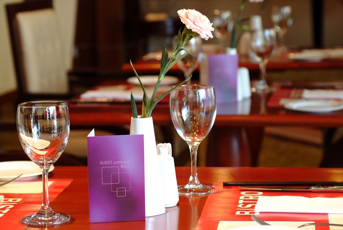 Imagen del bar/restaurante del Hotel Voco Wuhan Xinhua, An Ihg. Foto 8