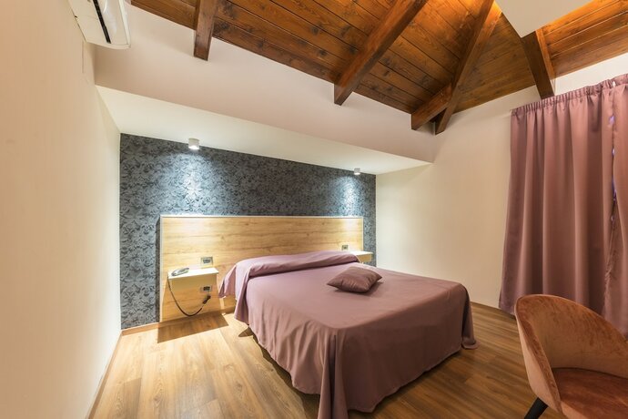 Imagen de la habitación del Hotel Vogue, Giugliano in Campania . Foto 22