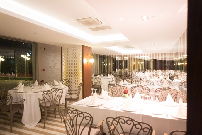 Imagen del bar/restaurante del Hotel Vogue Hotel Supreme Istanbul. Foto 4