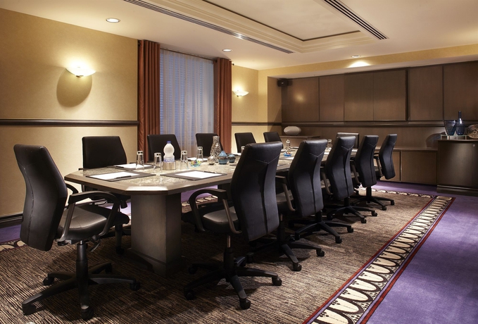 Imagen de los interiores del Hotel Vogue Montreal Downtown, Curio Collection By Hilton. Foto 12