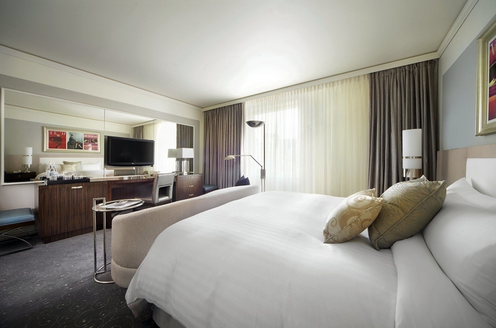 Imagen de la habitación del Hotel Vogue Montreal Downtown, Curio Collection By Hilton. Foto 6