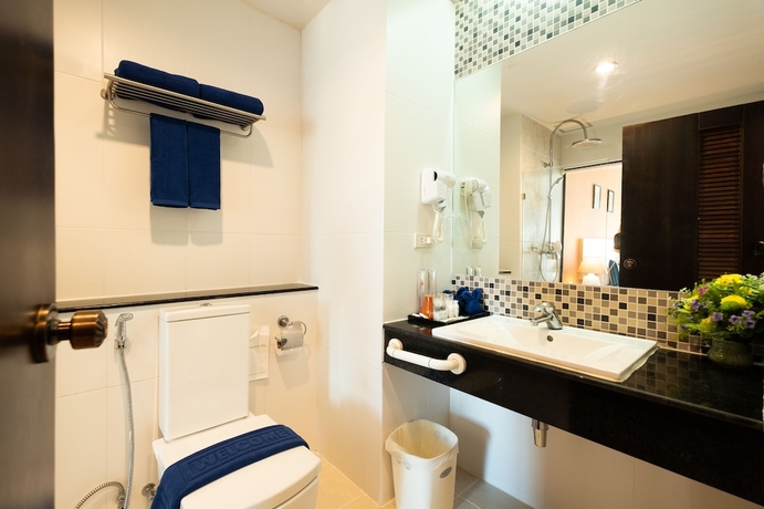 Imagen de la habitación del Hotel Vogue Pattaya. Foto 17