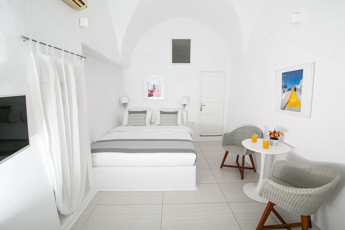 Imagen de la habitación del Hotel Vogue Suites. Foto 4