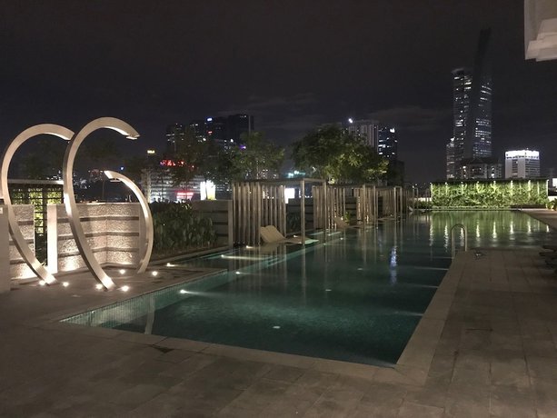 Imagen de la piscina del Hotel Vogue Suites One. Foto 19