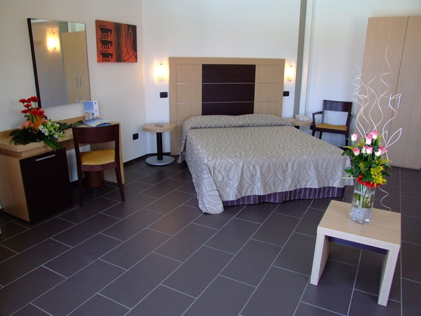 Imagen de la habitación del Hotel Voi Baia Di Tindari Resort. Foto 4