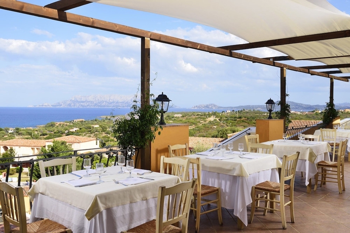 Imagen del bar/restaurante del Hotel Voi Colonna Village. Foto 4