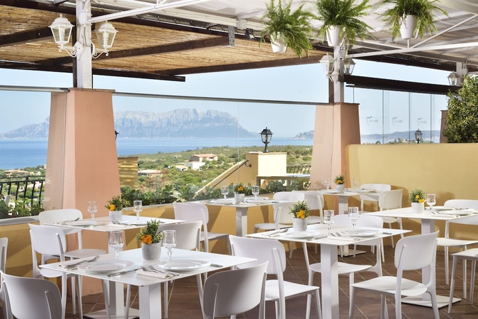 Imagen del bar/restaurante del Hotel Voi Colonna Village. Foto 7