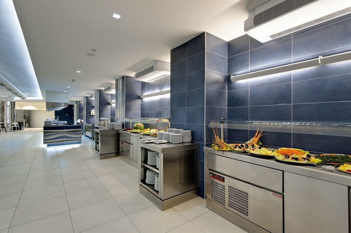 Imagen del bar/restaurante del Hotel Voi Floriana Resort. Foto 6