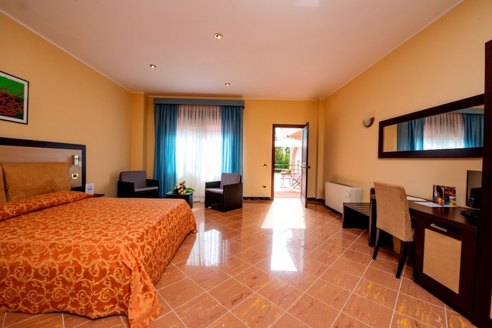 Imagen de la habitación del Hotel Voi Florio Resort. Foto 9