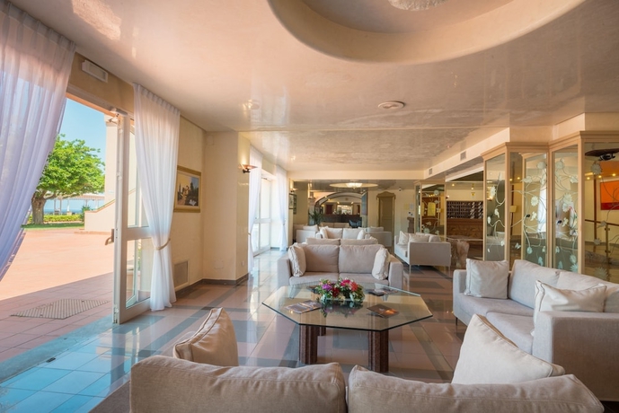 Imagen de los interiores del Hotel Voi Florio Resort. Foto 18