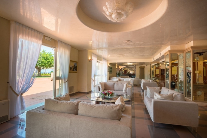Imagen de los interiores del Hotel Voi Florio Resort. Foto 19
