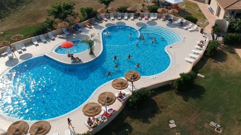 Imagen de la piscina del Hotel Voi Le Muse Essentia. Foto 18