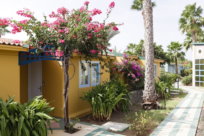 Imagen de los exteriores del Hotel Voi Vila Do Farol Resort. Foto 12