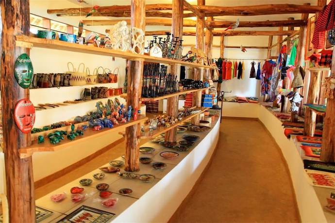 Imagen de los interiores del Hotel Voi Wildlife Lodge. Foto 15