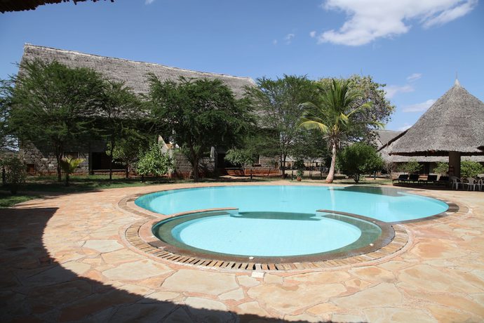 Imagen de la piscina del Hotel Voi Wildlife Lodge. Foto 16