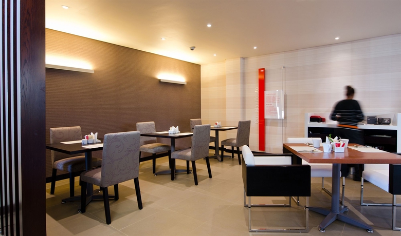 Imagen del bar/restaurante del Hotel Voila Bagatelle. Foto 5