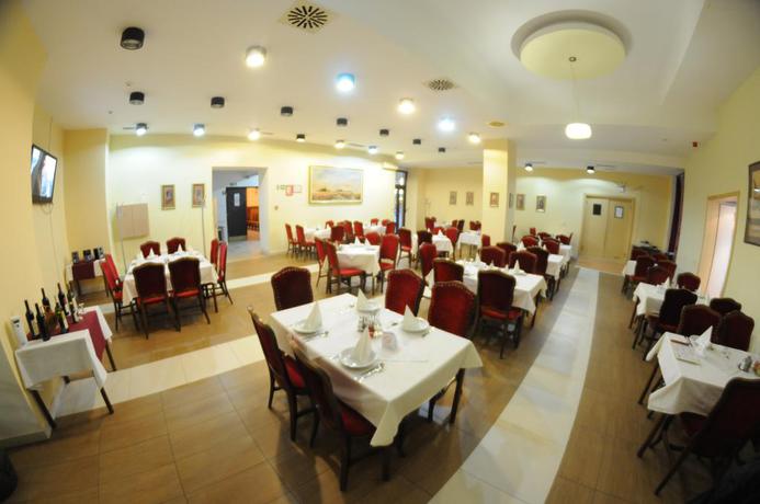 Imagen del bar/restaurante del Hotel Vojvodina. Foto 3
