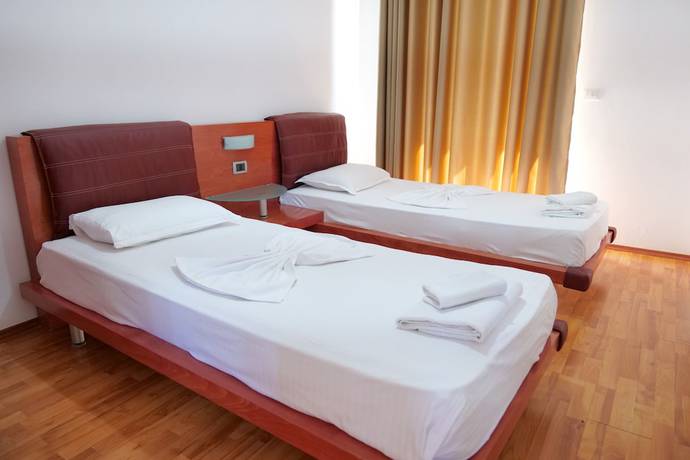Imagen de la habitación del Hotel Vola, Sarande. Foto 2