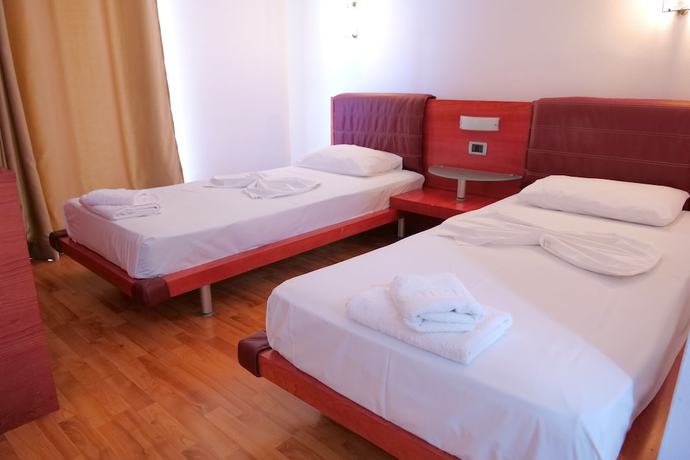 Imagen de la habitación del Hotel Vola, Sarande. Foto 17