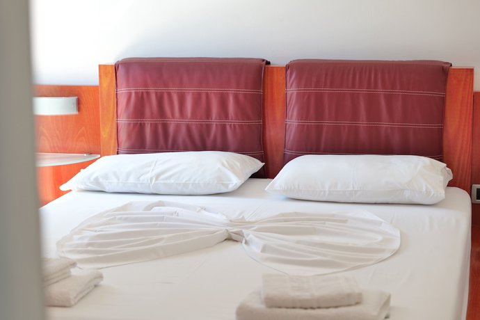 Imagen de la habitación del Hotel Vola, Sarande. Foto 19